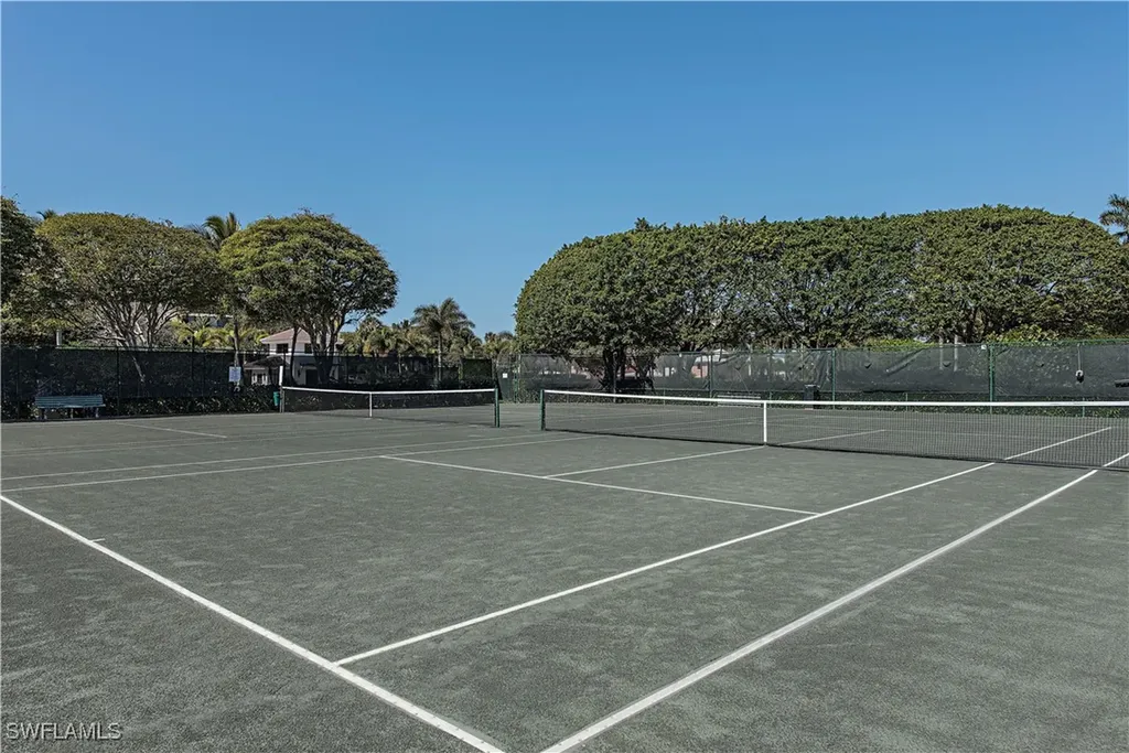 2388 Gulf Shore Boulevard N Naples FL 34103