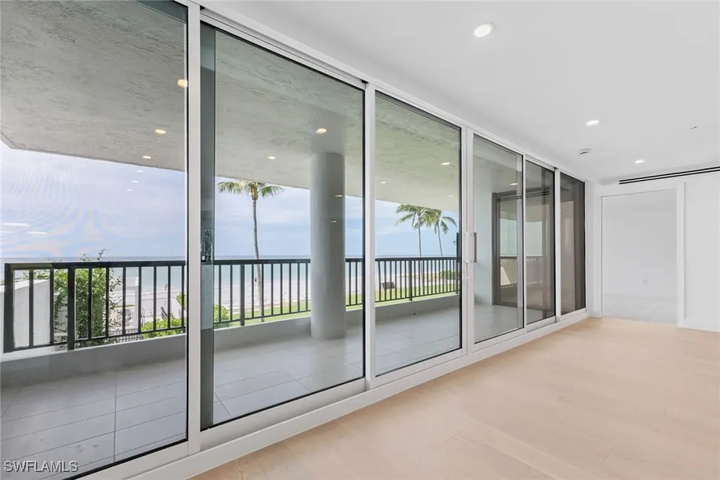 2388 Gulf Shore Boulevard N Naples FL 34103