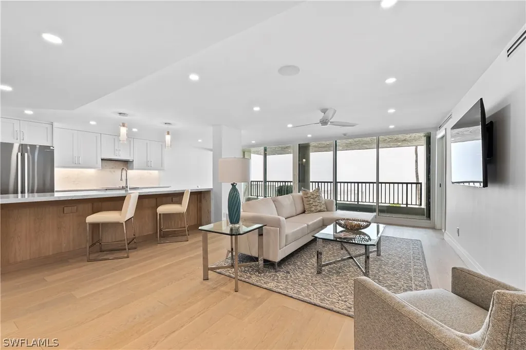 2388 Gulf Shore Boulevard N Naples FL 34103