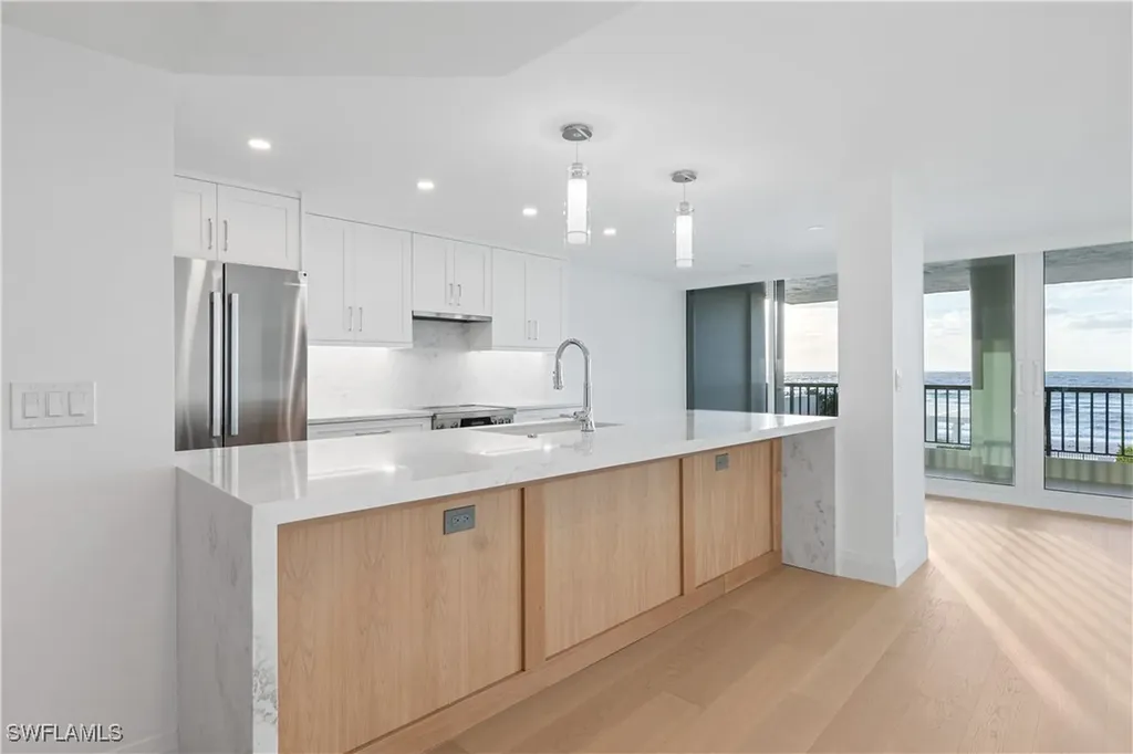 2388 Gulf Shore Boulevard N Naples FL 34103