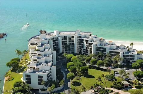 2388 Gulf Shore Boulevard N Naples FL 34103