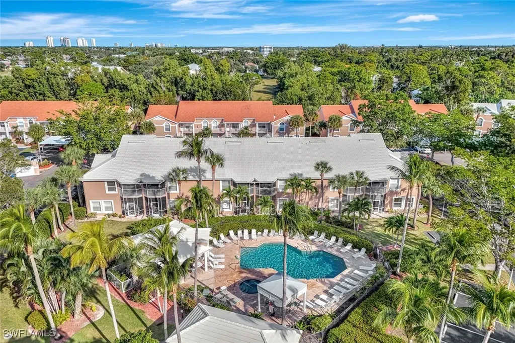 Bonita Springs FL, 3941 Leeward Passage Court, Unit 203