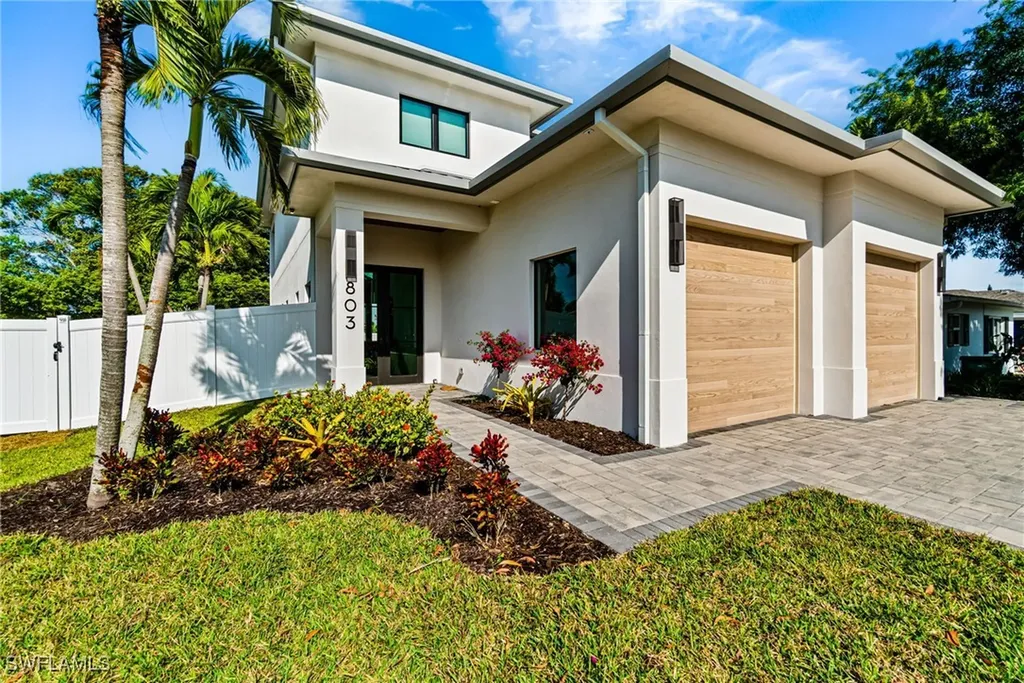 803 96th Avenue N Naples FL 34108