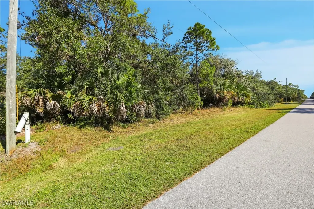 185 33rd Avenue NW Naples FL 34120