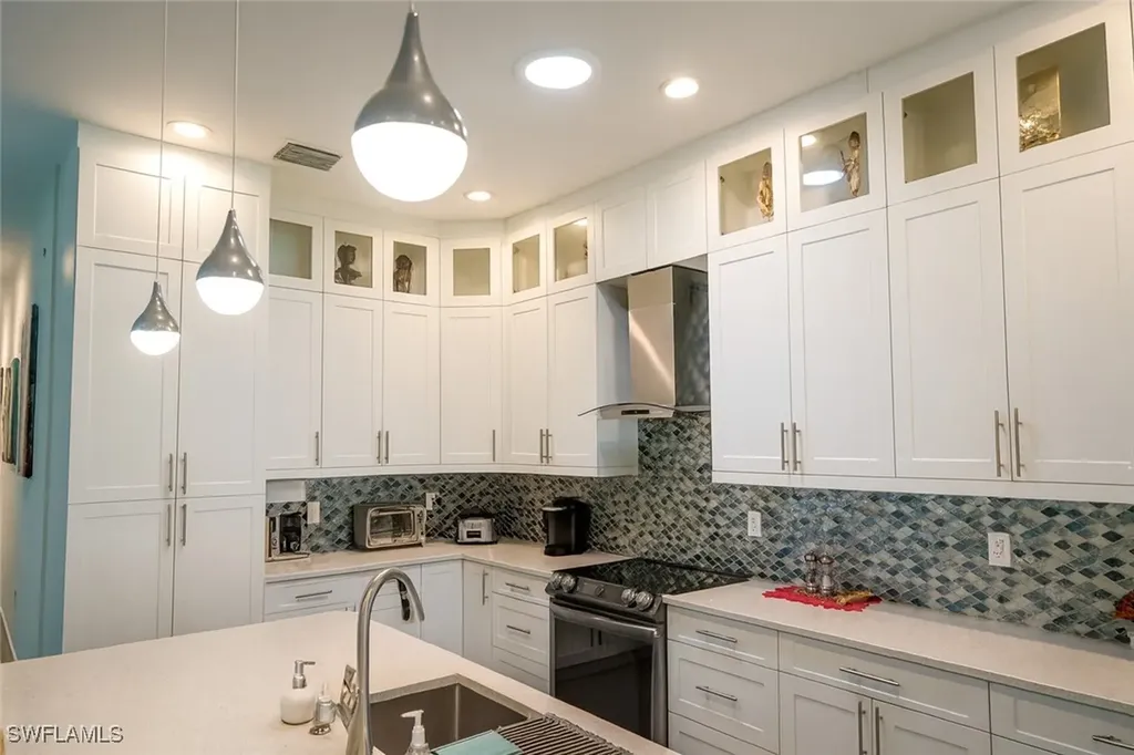 3068 2nd Street NW Naples FL 34120