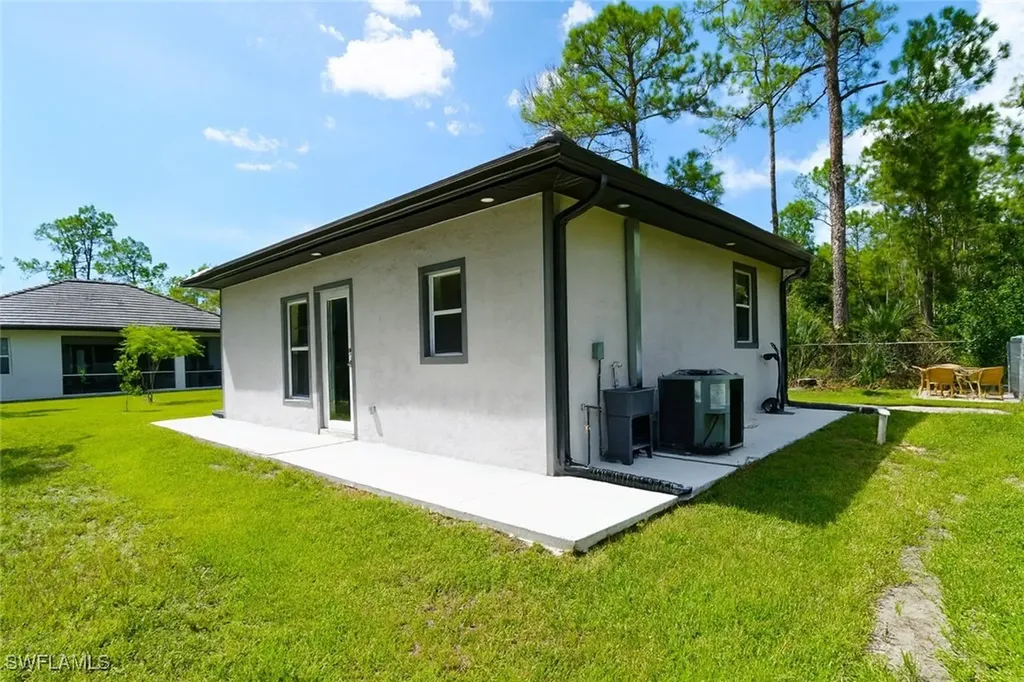 3068 2nd Street NW Naples FL 34120