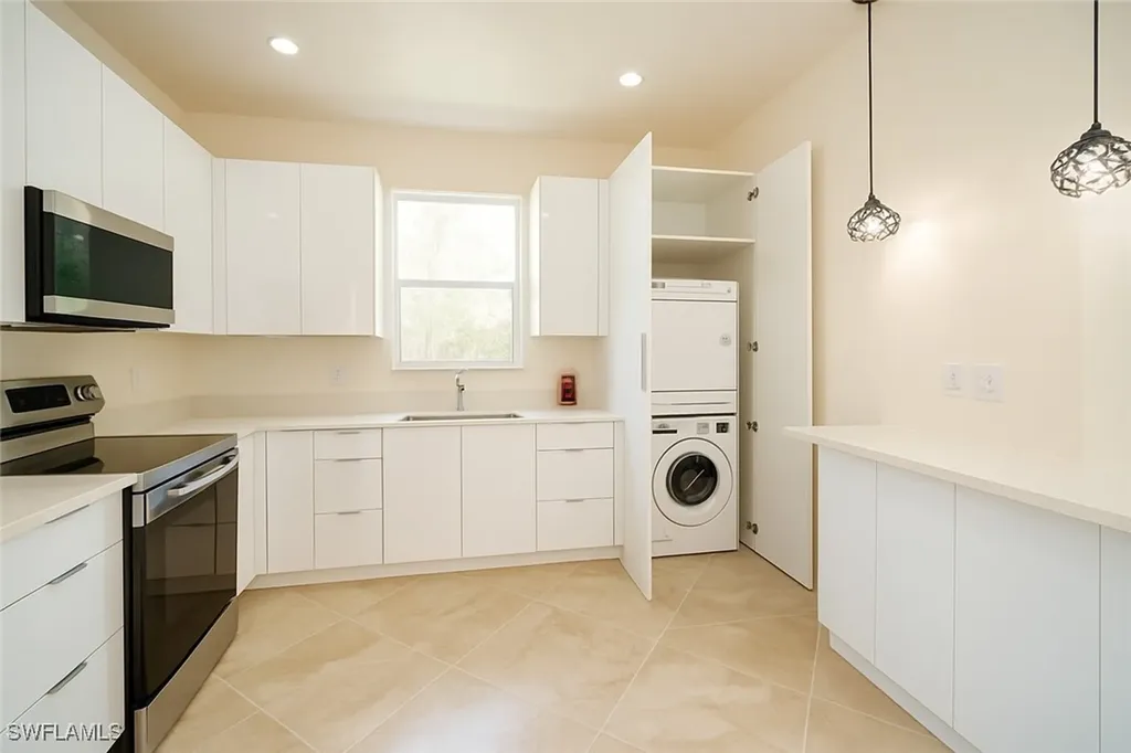 3068 2nd Street NW Naples FL 34120