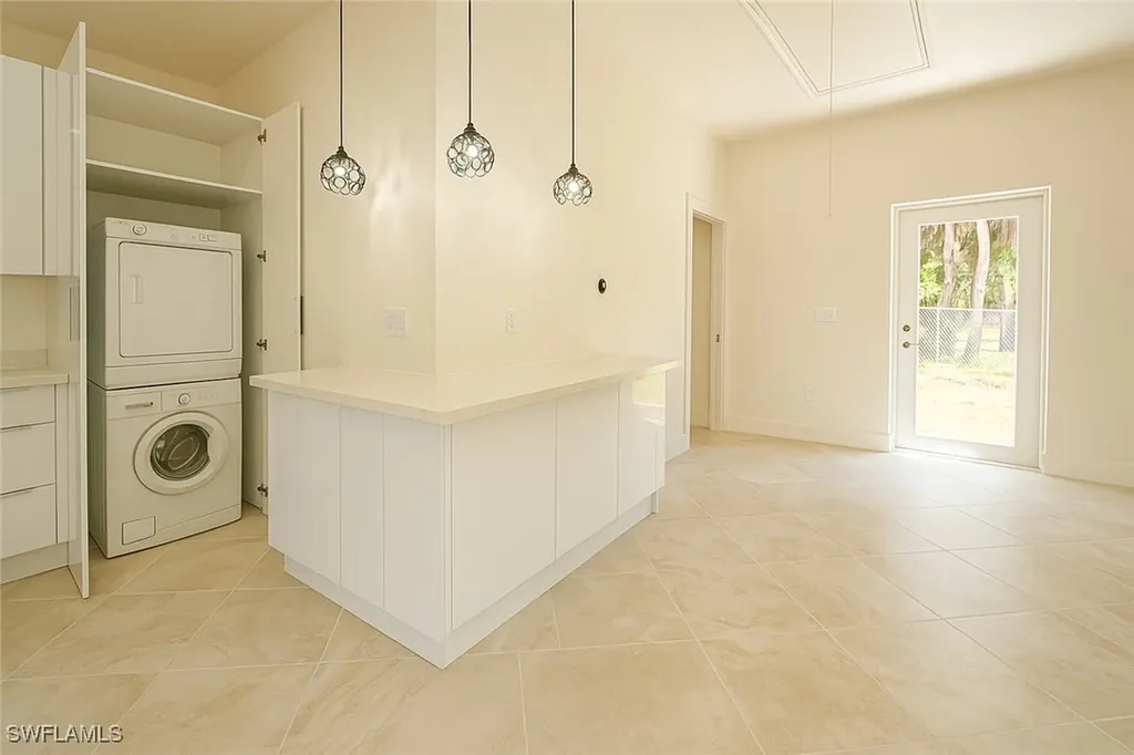 3068 2nd Street NW Naples FL 34120