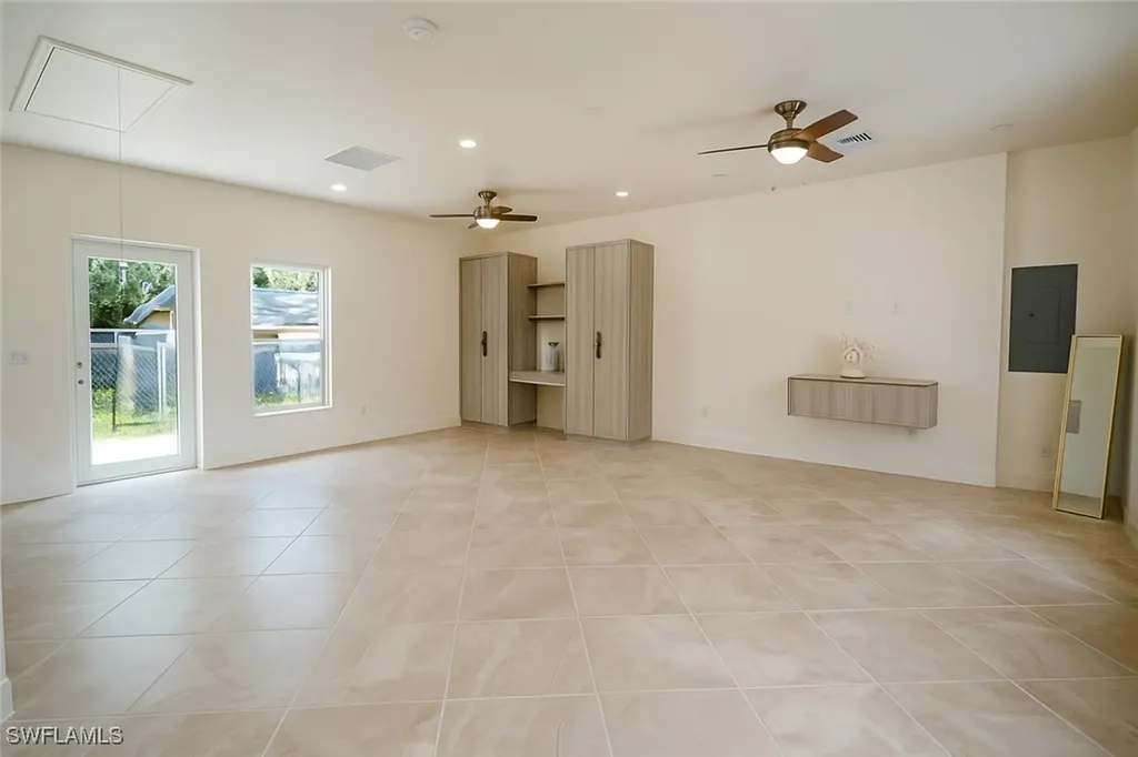 3068 2nd Street NW Naples FL 34120