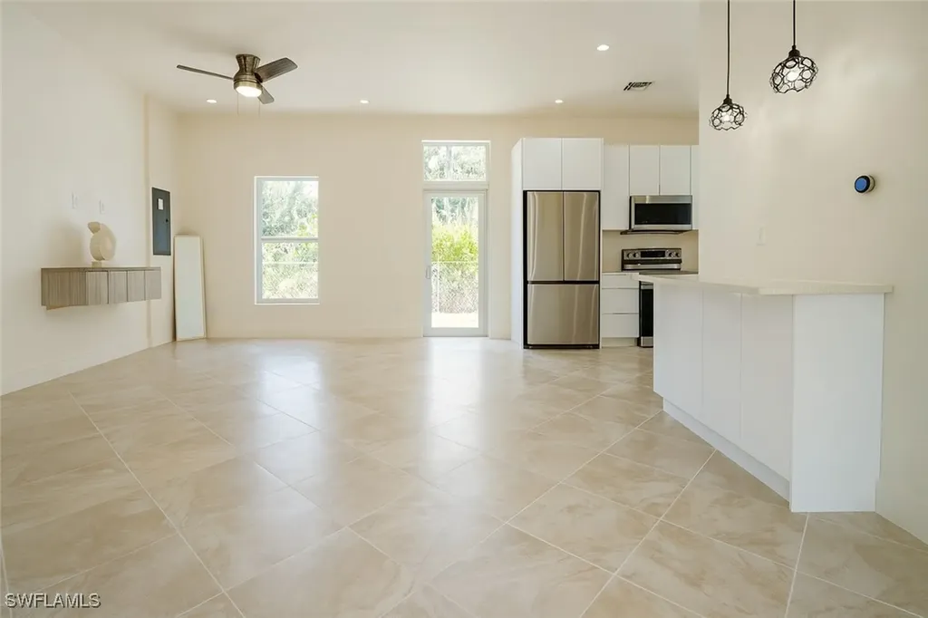 3068 2nd Street NW Naples FL 34120
