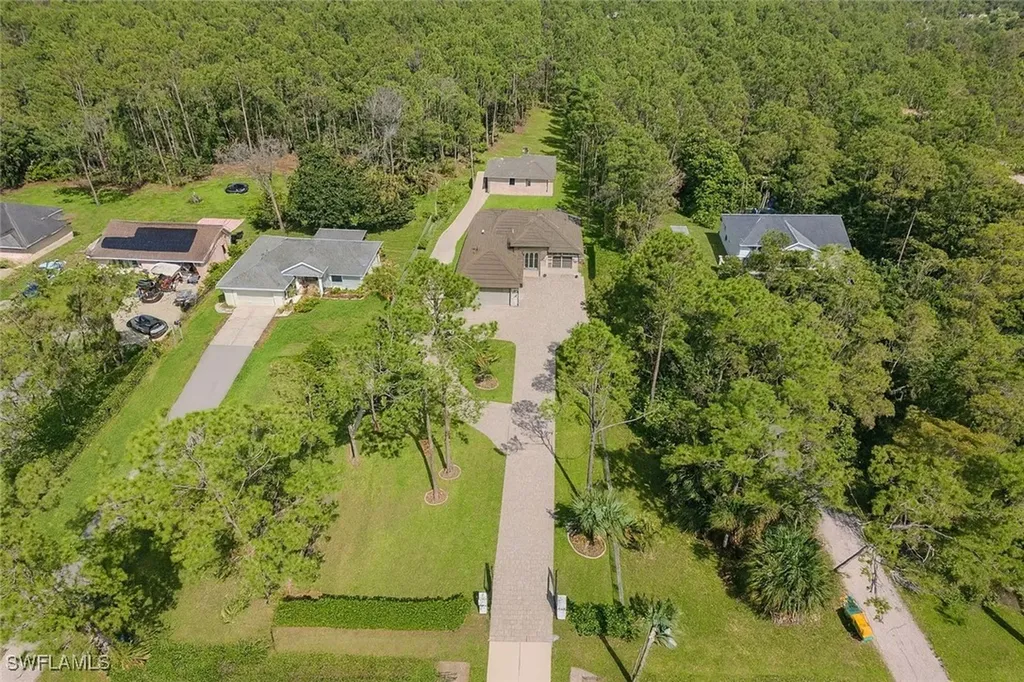 3068 2nd Street NW Naples FL 34120