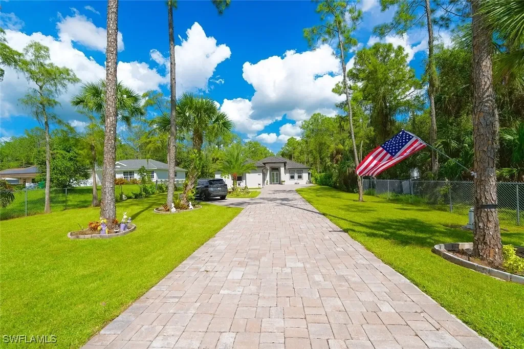3068 2nd Street NW Naples FL 34120