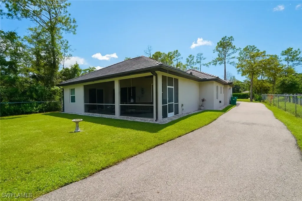 3068 2nd Street NW Naples FL 34120