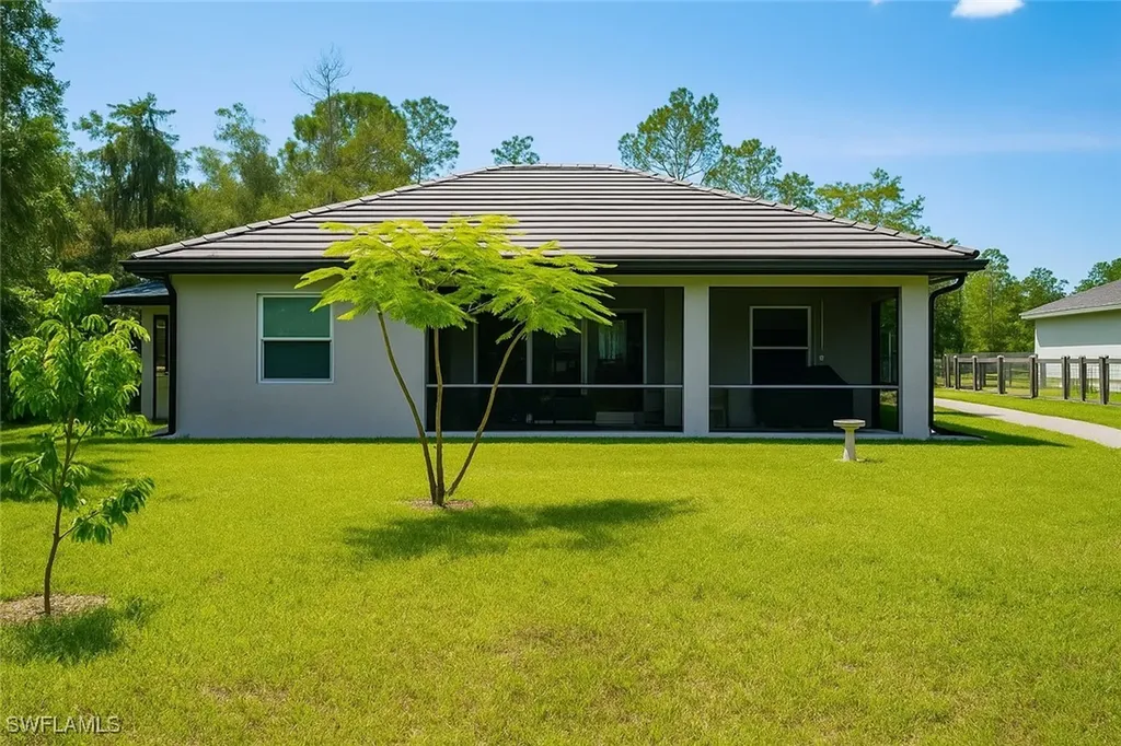 3068 2nd Street NW Naples FL 34120