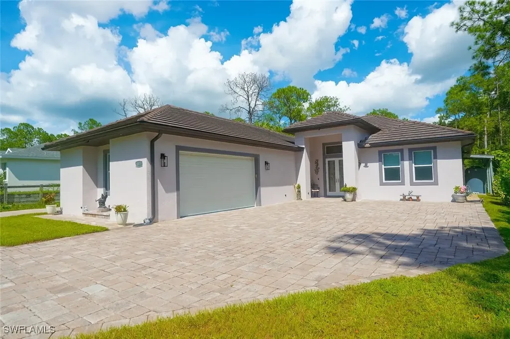 3068 2nd Street NW Naples FL 34120