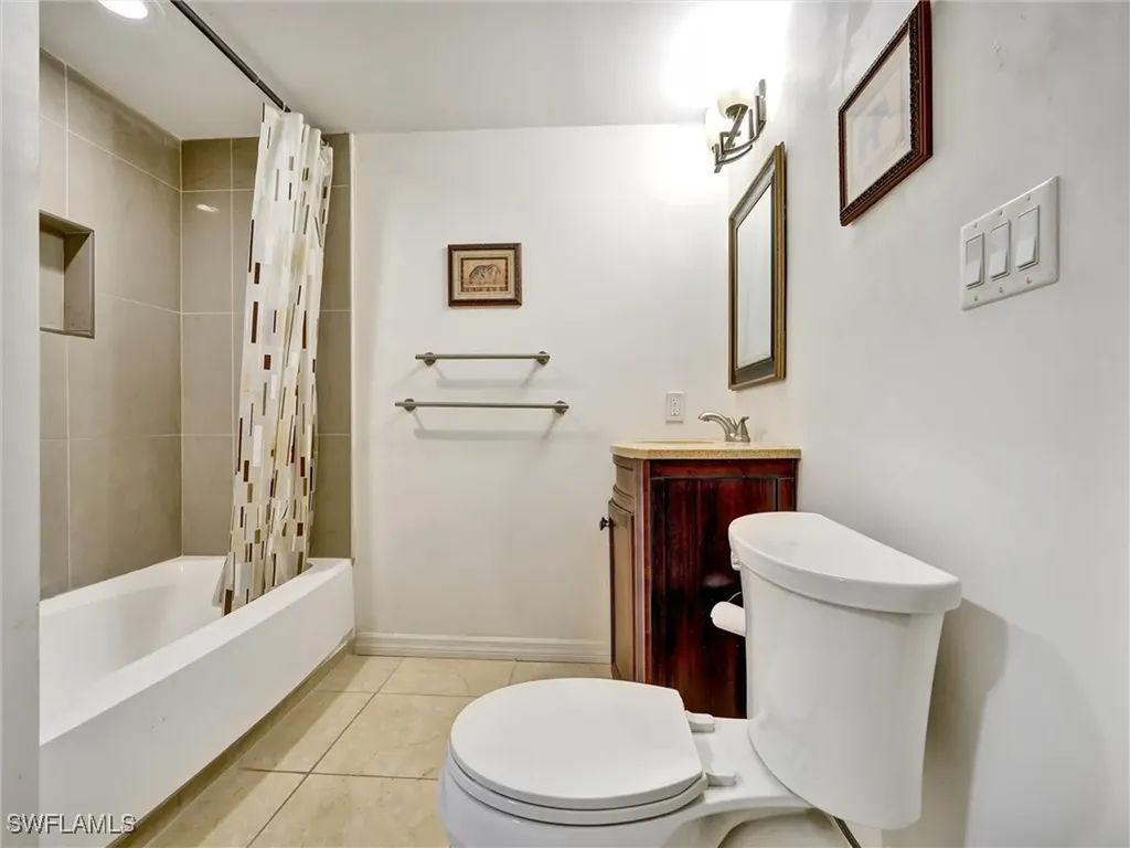 114 Cypress Way E Naples FL 34110