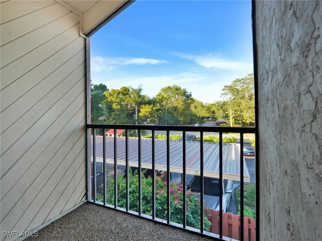 114 Cypress Way E Naples FL 34110