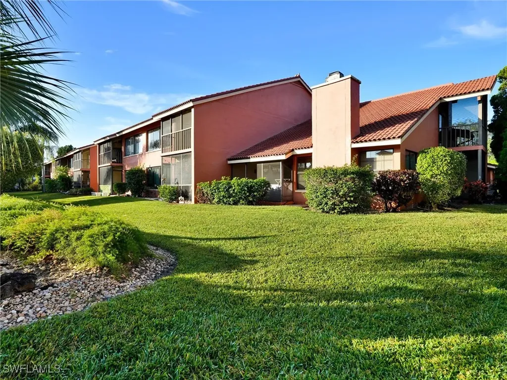 114 Cypress Way E Naples FL 34110