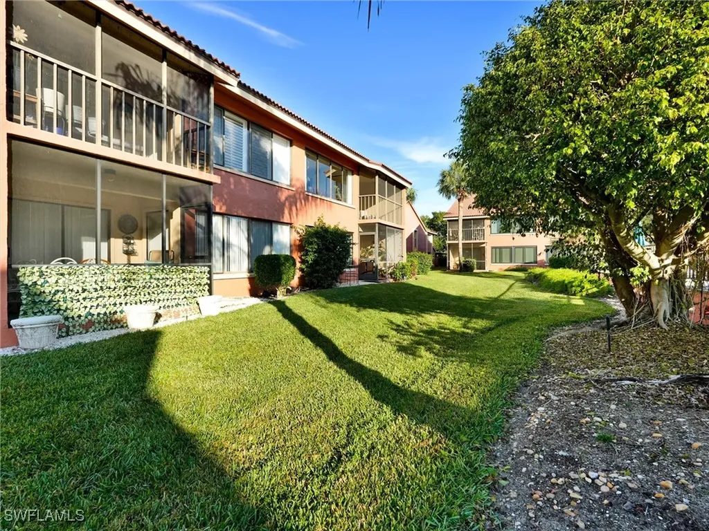 114 Cypress Way E Naples FL 34110
