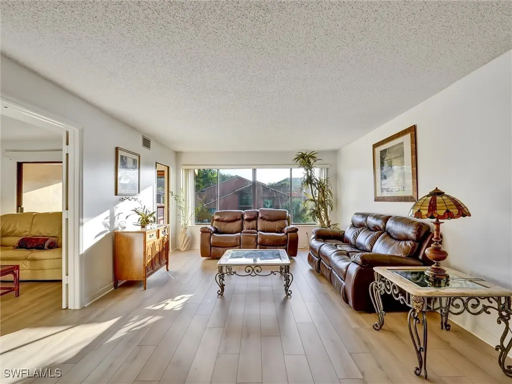 114 Cypress Way E Naples FL 34110