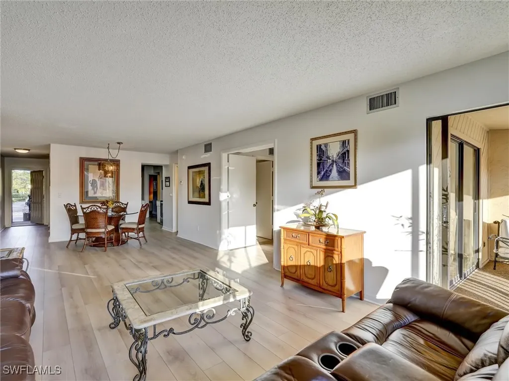 114 Cypress Way E Naples FL 34110