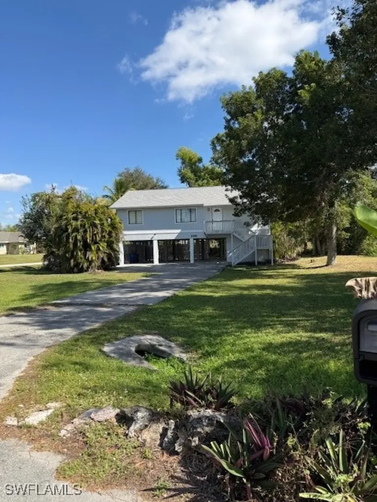 8198 Lark Lane Fort Myers FL 33967