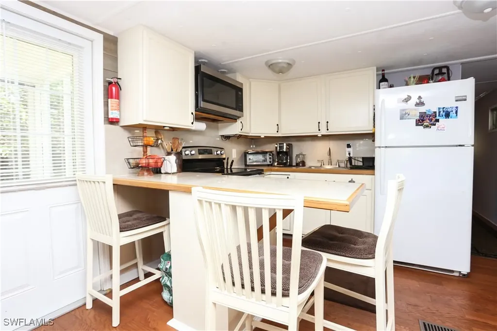 893 Manatee Road Naples FL 34114