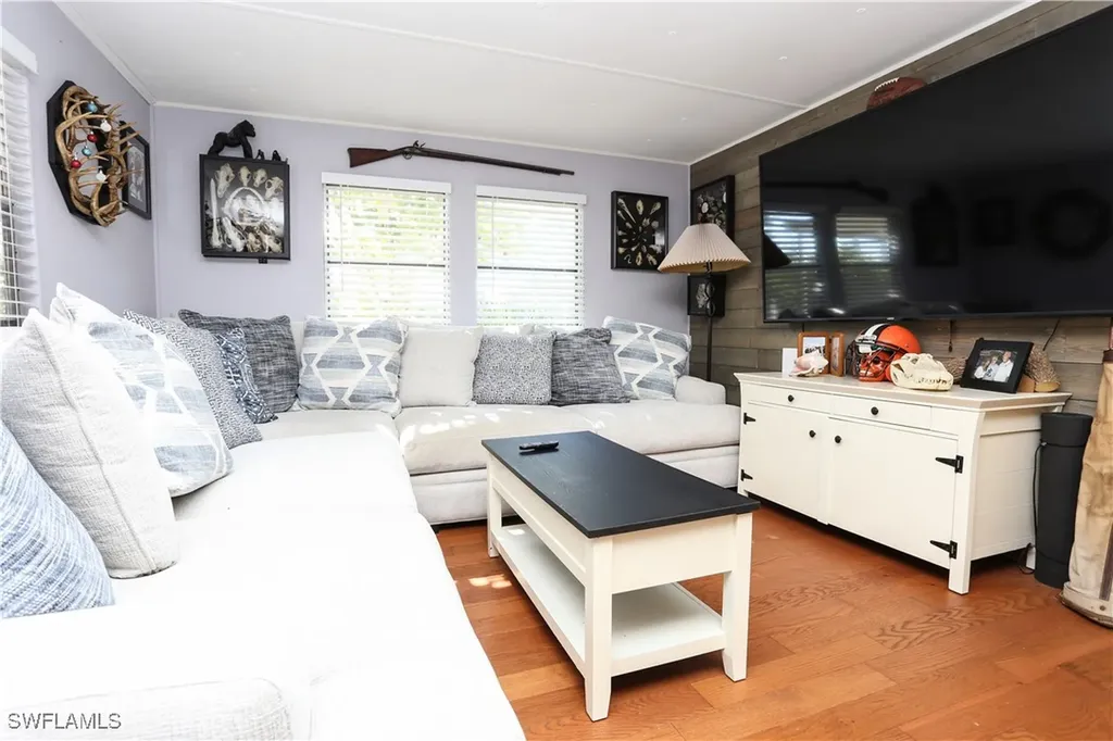 893 Manatee Road Naples FL 34114