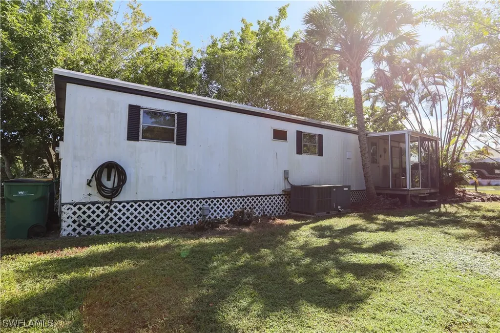 893 Manatee Road Naples FL 34114