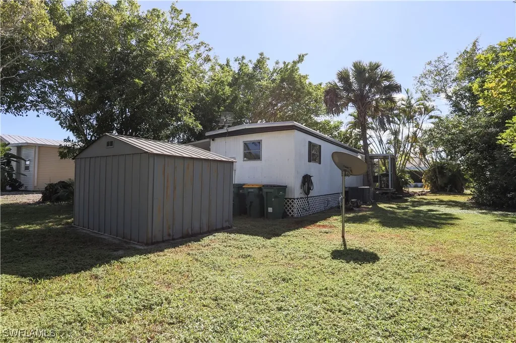 893 Manatee Road Naples FL 34114