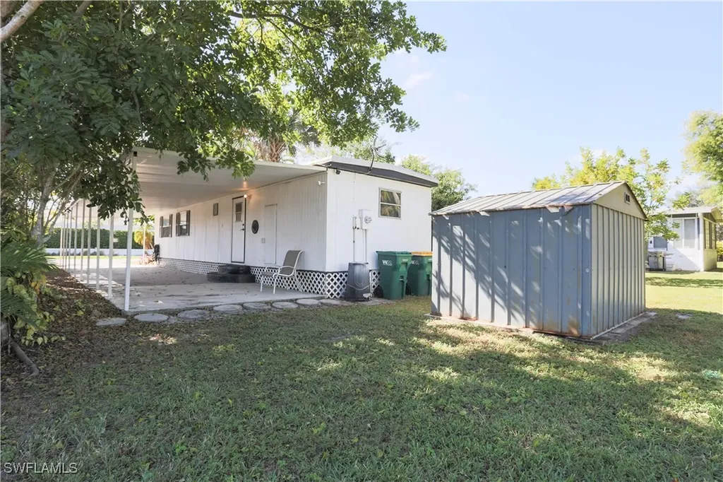 893 Manatee Road Naples FL 34114