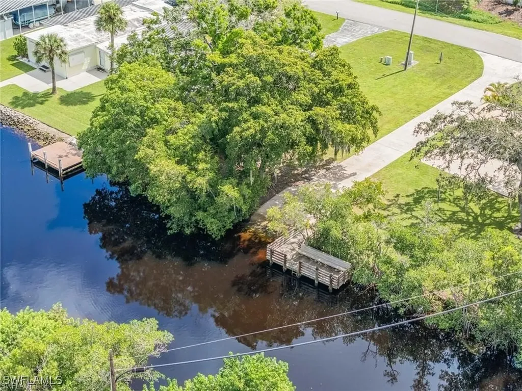893 Manatee Road Naples FL 34114