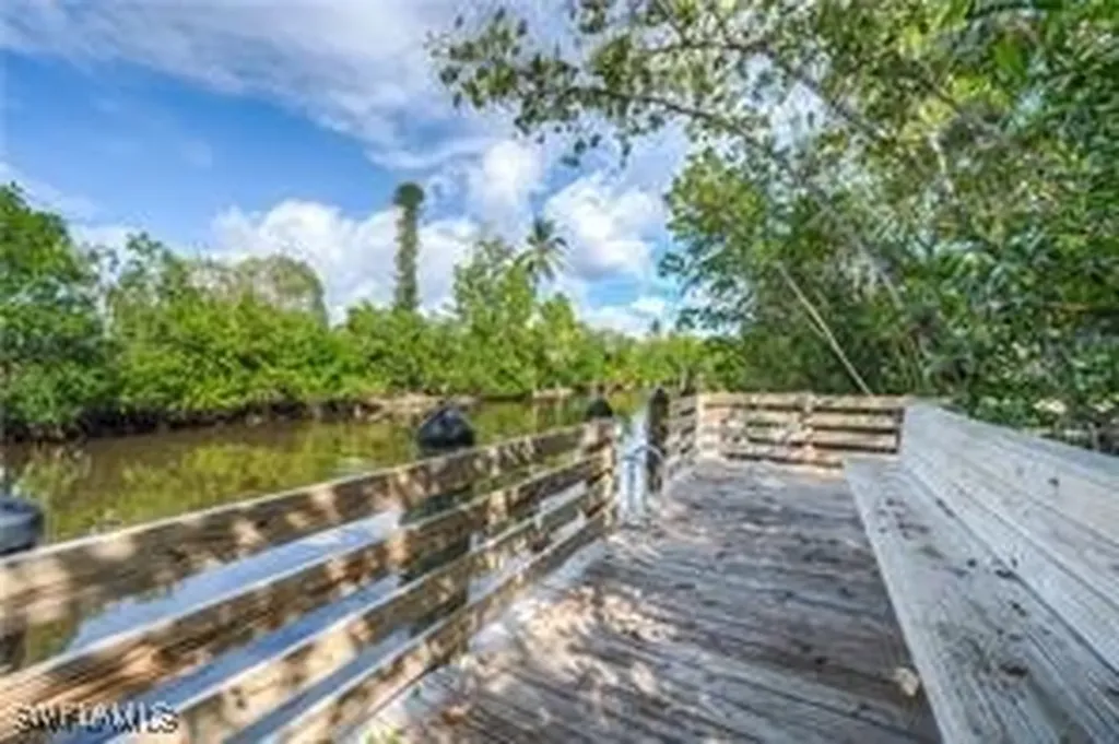 893 Manatee Road Naples FL 34114
