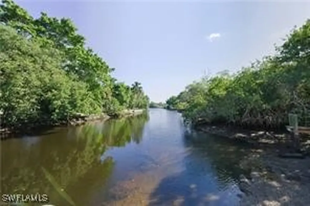 893 Manatee Road Naples FL 34114