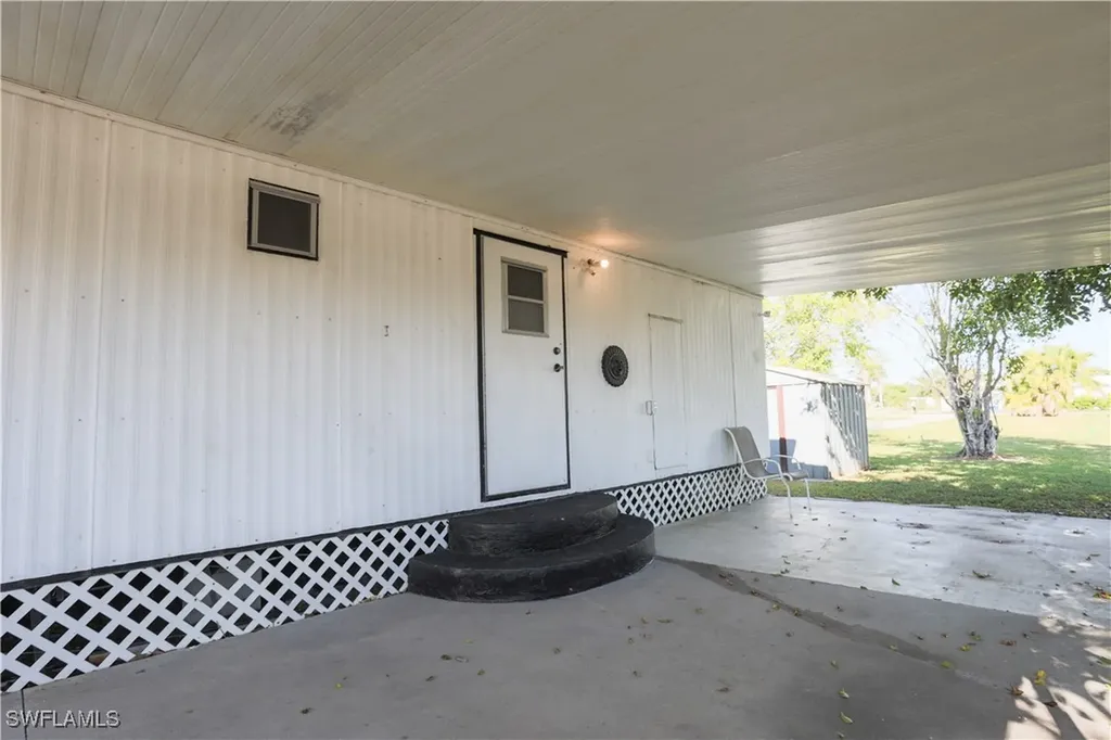 893 Manatee Road Naples FL 34114