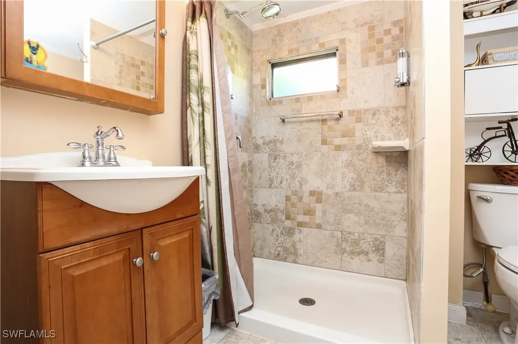 893 Manatee Road Naples FL 34114