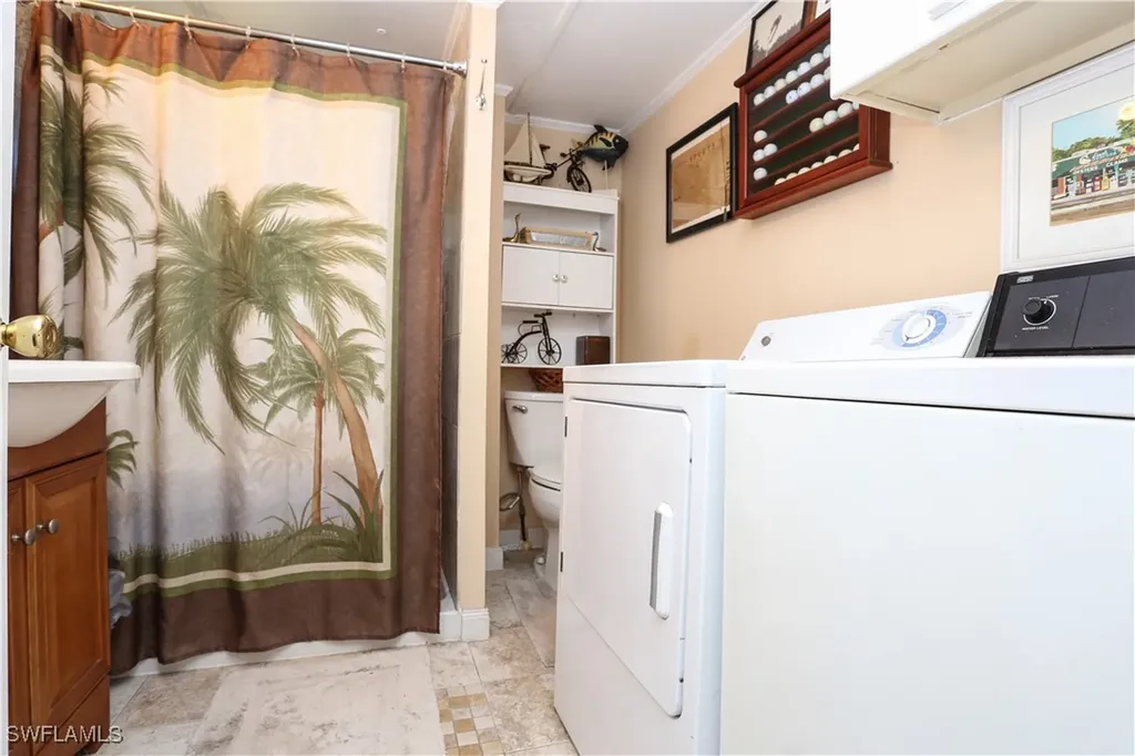 893 Manatee Road Naples FL 34114