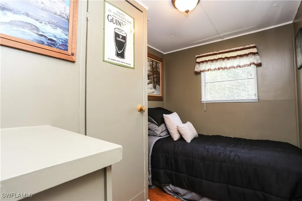 893 Manatee Road Naples FL 34114