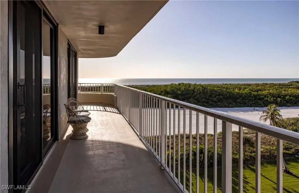 Marco Island FL, 320 Seaview Court, Unit 612