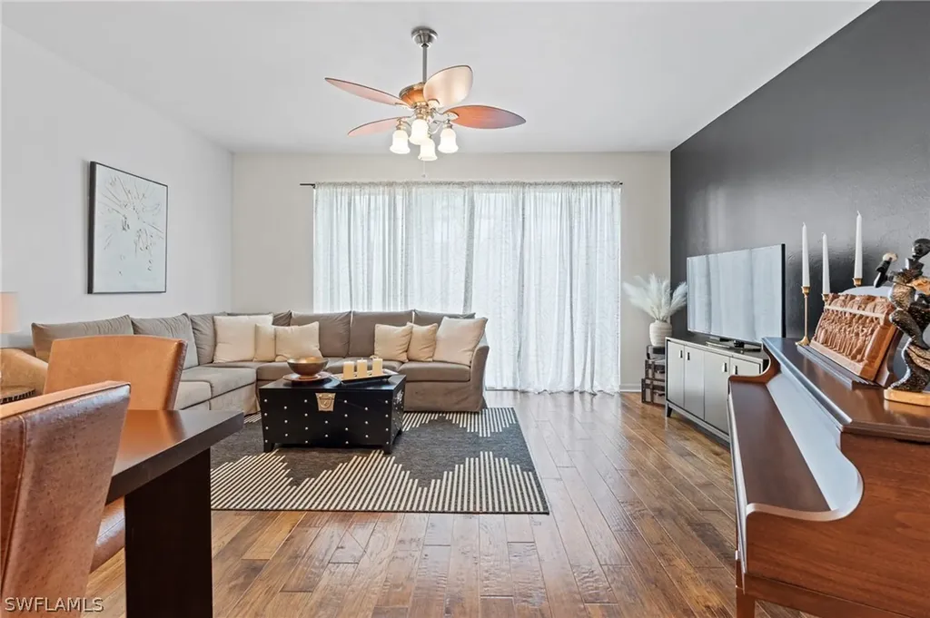 941 Hampton Circle Naples FL 34105