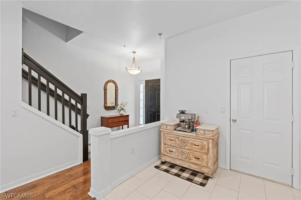 941 Hampton Circle Naples FL 34105