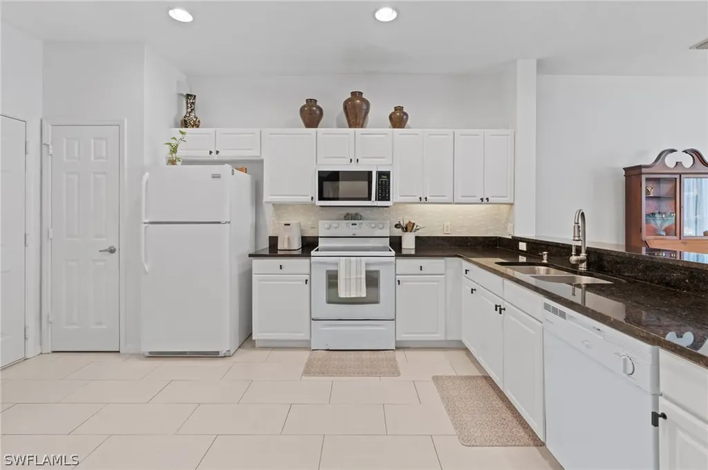 941 Hampton Circle Naples FL 34105