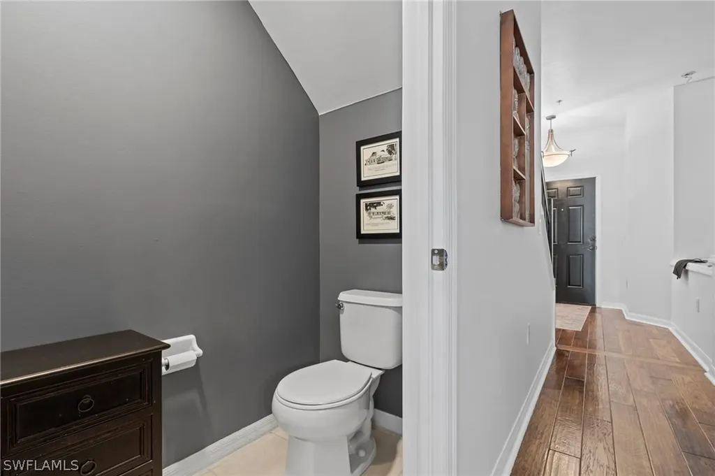 941 Hampton Circle Naples FL 34105