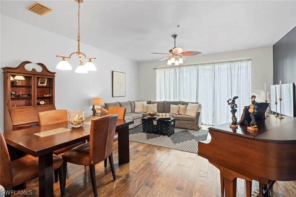 941 Hampton Circle Naples FL 34105