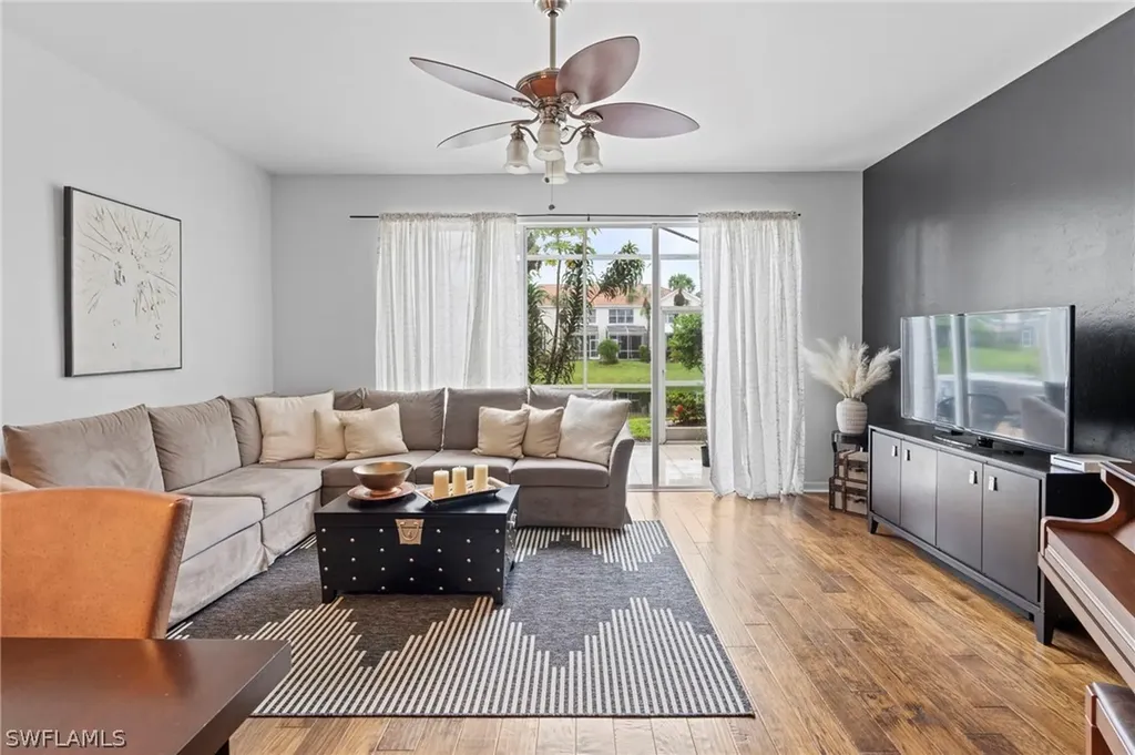 941 Hampton Circle Naples FL 34105