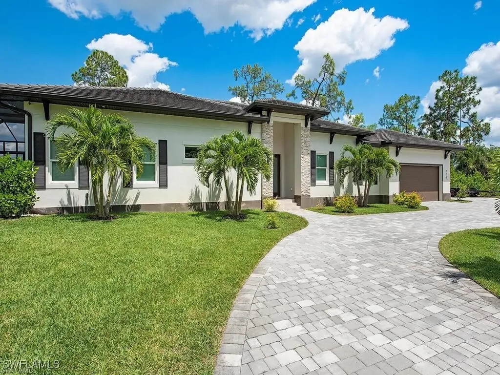 710 Soll Street Naples FL 34109