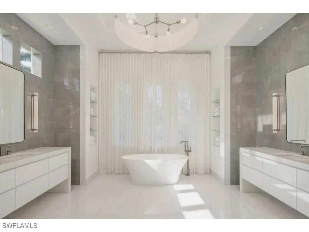 997 Spyglass Lane Naples FL 34102