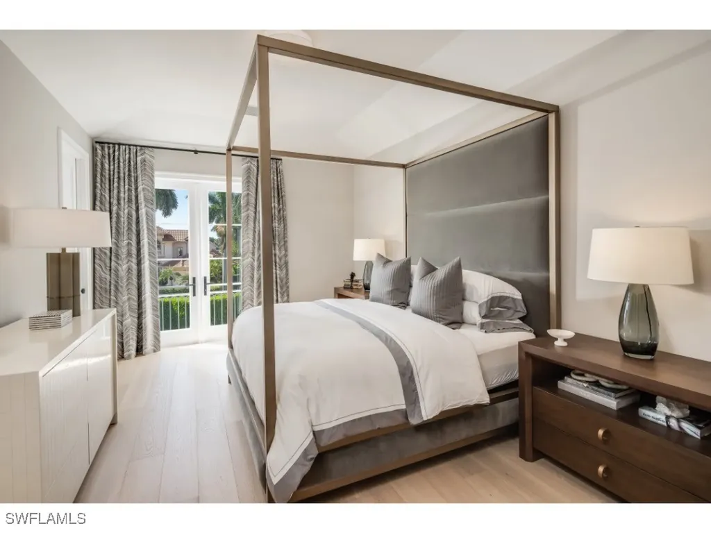 997 Spyglass Lane Naples FL 34102