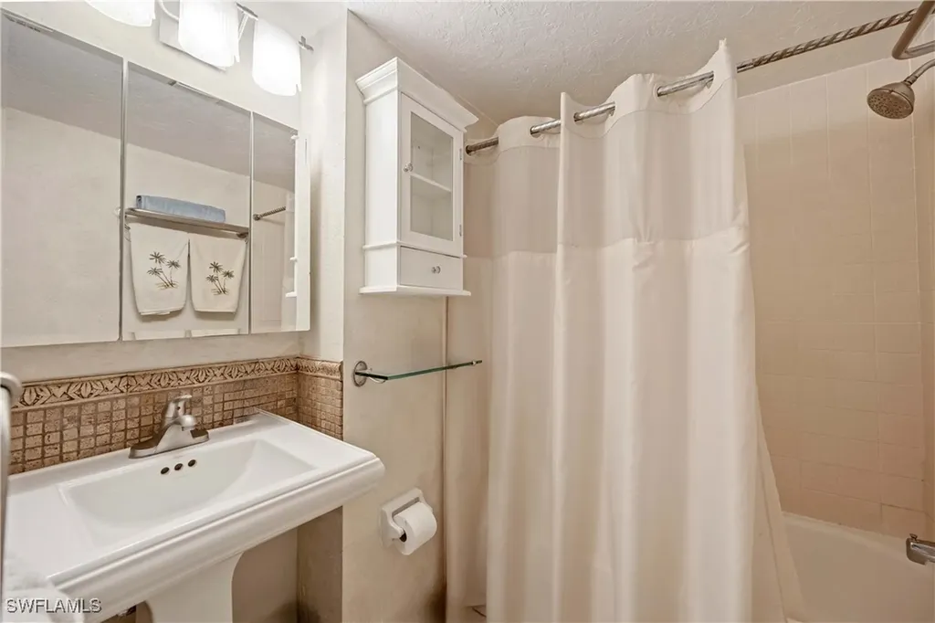 9395 Pennsylvania Avenue Bonita Springs FL 34135