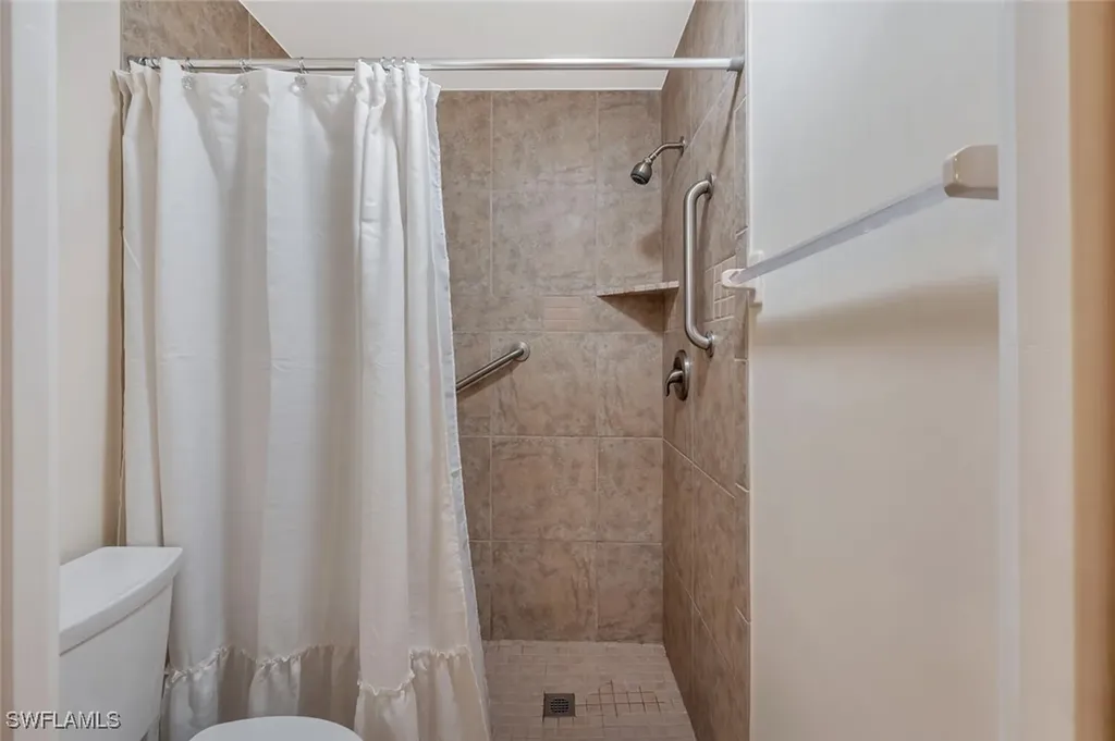 818 Tanbark Drive Naples FL 34108